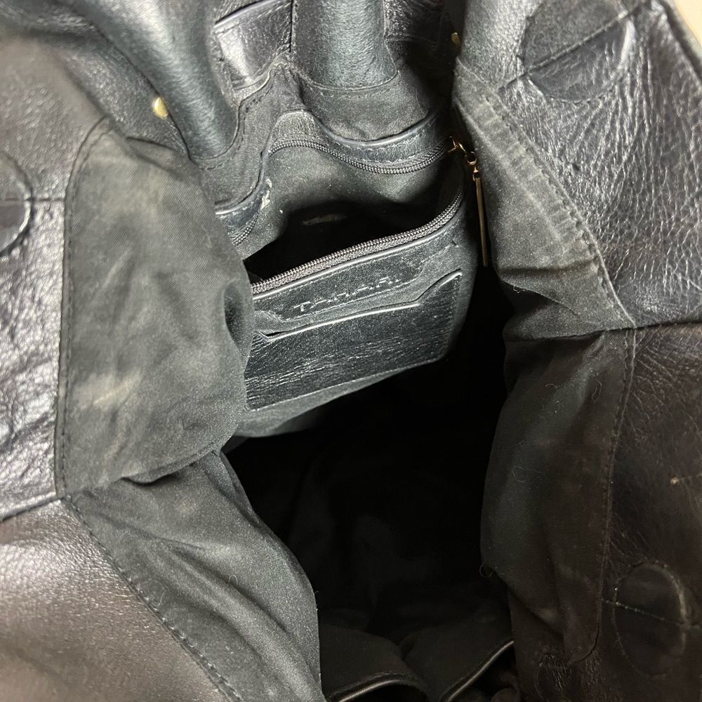 CLEAROUT! Black Tahari Leather Bucket Bag GUC - Picture 8 of 9